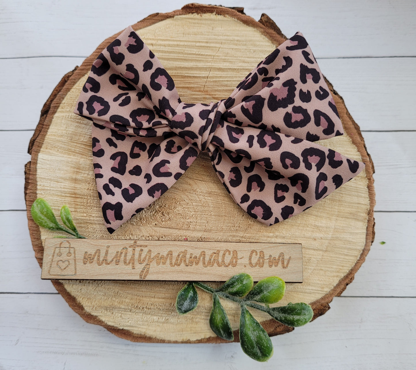 Hand-Tied:: Leopard