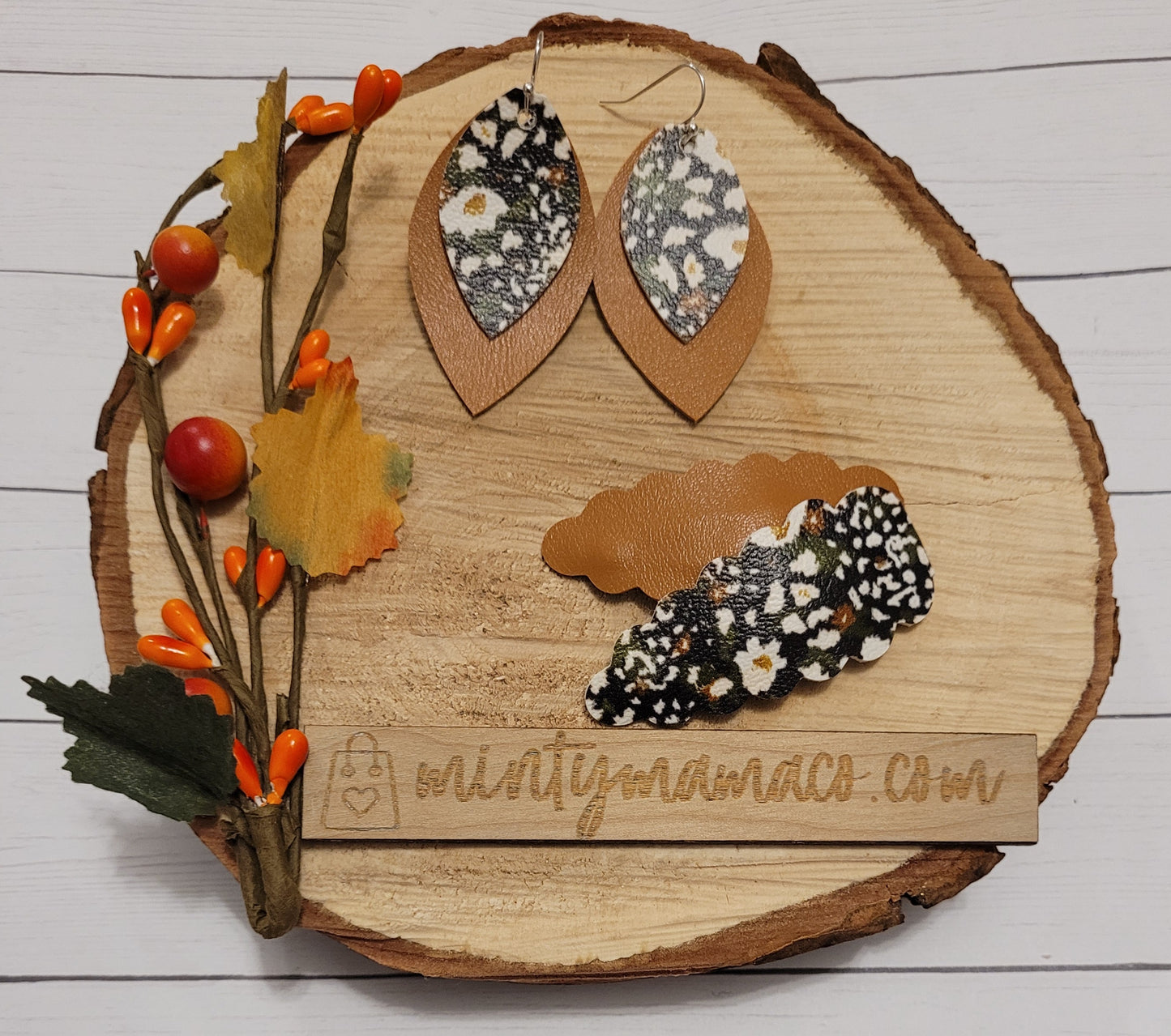 Dangle Earrings:: Fall Floral Vibes